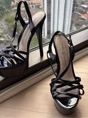 Chinese Laundry Black Patent Strappy Platform Heels